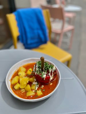 Gefüllte Paprika (vegan) at Café "das Goldstück" in Vienna