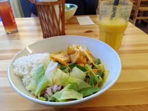 Curry and lassie at Vui Ve in Berlin