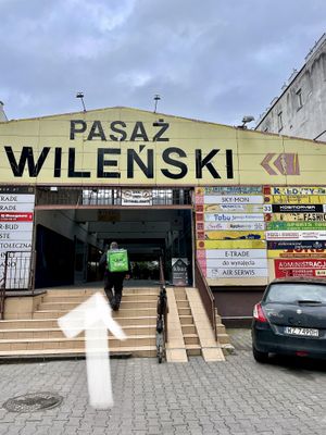 Follow the Uber Eats guy (in the outdoor plaza)  at Eclair Lab in Warsaw