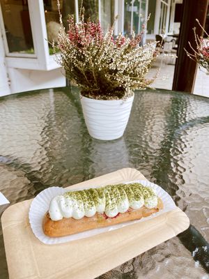 Matcha eclair  at Eclair Lab in Warsaw