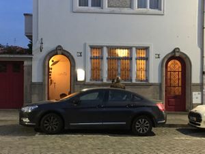 outside  at Essencia in Porto