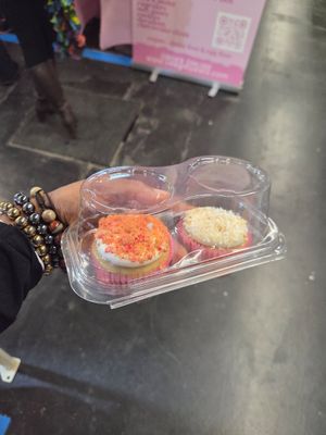 Pineapple coconut and Strawberry shortcake at veegmyeats in Bloomfield