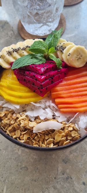 5 fruits smoothie bowl at Beach Bowl Seminyak in Seminyak