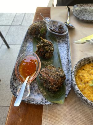 Saag pakoras   at Buddha Soul in Venice