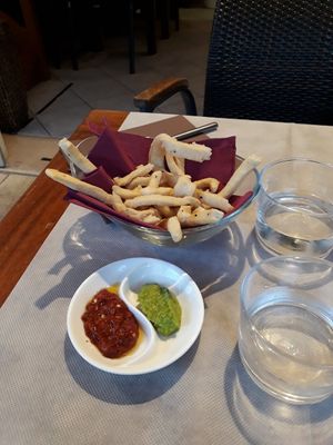 Vegan appertizer with two sauces at Buddha Soul in Venice