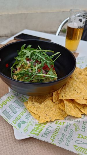 guacamole con nachos at Munda in Cordoba