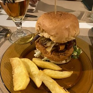Hamburguesa de lentejas  at Munda in Cordoba