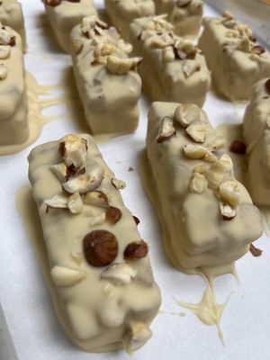 BITES!  Hazelnut cream, caramelized apples and white chocolate   at Nom Nom Craft Bakery in Mallorca