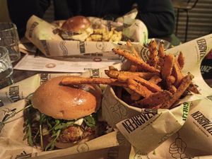 Con boniato at Mostaza Green Burger in Granada