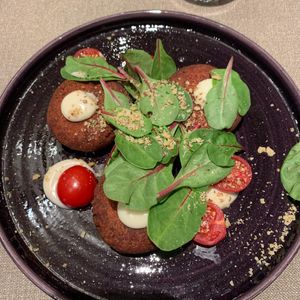 Beetroot & lentils balls (15,90 lv) at Shastlivetsa Vitoshka - Ресторант Щастливеца Витошка in Sofia