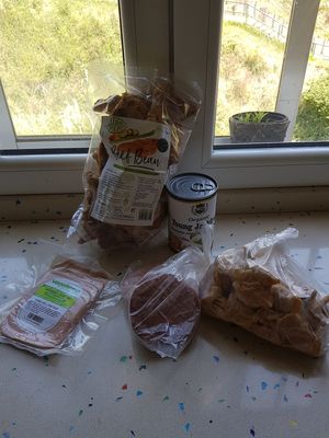 Compra: filetes de soja text., jackfruit, hamburguesas beyond meat (a granel), heura de foodsfortomorrow (a granel) y jamón york vegano at Viva la Vida - Veganamente in Bilbao