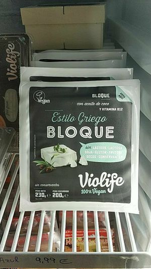 Imitación de queso feta at Viva la Vida - Veganamente in Bilbao