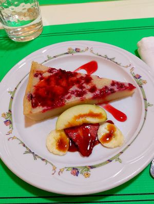 Tarta de limón y frutos rojos at Pepintxo in Barakaldo