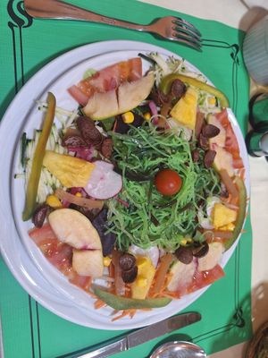 Ensalada variada con algas at Pepintxo in Barakaldo