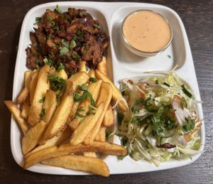 Gyros, hranolky a vegan mayo   at Satyr in Plzen