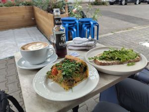 Gemüsequiche, Cappuccino mit Sojamilch, "Open Sandwich" und eine Fritzkola at Nunu Mannheim in Mannheim