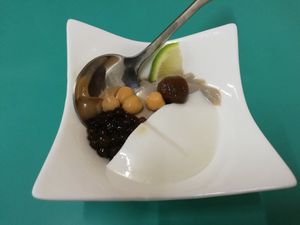 Complimentary desert at Pu Yuan Su Shi Shu Guo Wu in Tainan