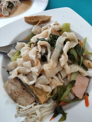 Yummy vegan mushroom dry noodle. Boss lady is so nice and welcoming. at Pu Yuan Su Shi Shu Guo Wu in Tainan