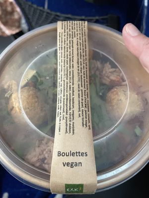 Falafel bowl: labeled vegan  at EXKi - Bourse in Brussels