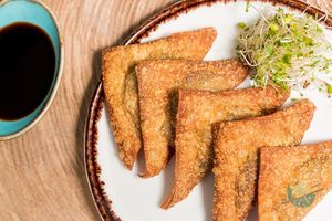 Pierożki z wege kaczką i grzybami mung at Ryba do ryżu in Lodz