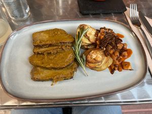 Seitan with pepper-mushroom stack at Manipura in Tenerife