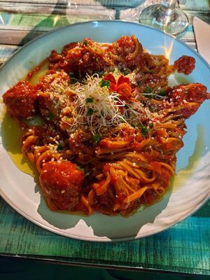 Spaghetti with vegan meat balls at Manipura in Tenerife