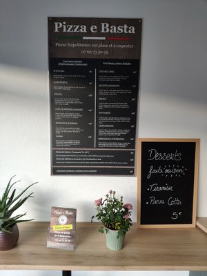 Menu at Pizza e Basta in La Rochelle