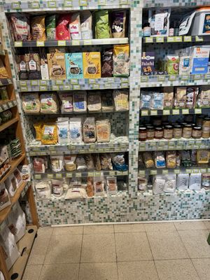 Snacks   at Quintal Bioshop in Porto