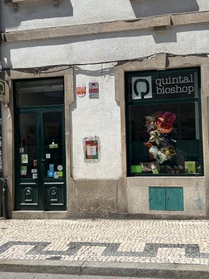 Outside   at Quintal Bioshop in Porto
