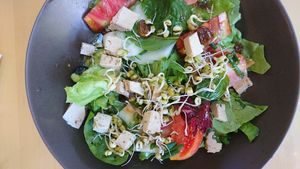 Rich salad at Quintal Bioshop in Porto