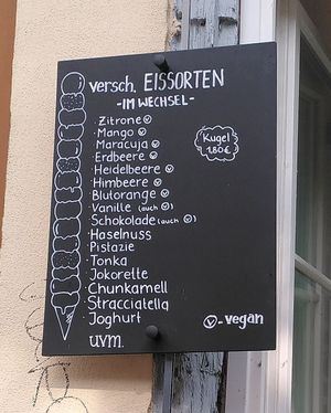 Eissorten, vegan mit "v" gekennzeichnet at ok kool in Heidelberg