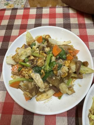 Pad see ew  at On's Thai Isaan in Kanchanaburi