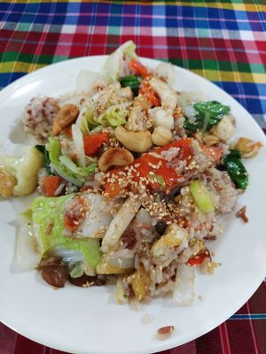 Vegetable stir fried rice at On's Thai Isaan in Kanchanaburi