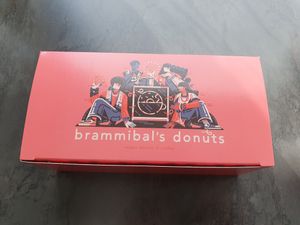 Take away donut box at Brammibal's Donuts - Jungfernstieg in Hamburg