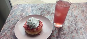 🍝-Donut and Pink Lemonade at Brammibal's Donuts - Jungfernstieg in Hamburg