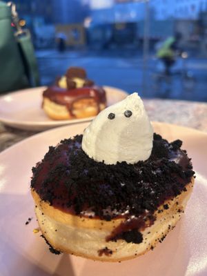   at Brammibal's Donuts - Jungfernstieg in Hamburg