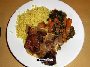 Tofu with mushroom topping, carrots with spinach and sesame and rice (~9 €) at Il Vegetariano in Florence