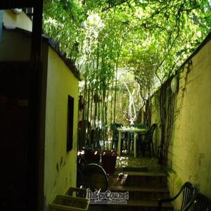 Entering the garden area. at Il Vegetariano in Florence