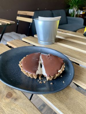 Tarde de banana e chocolate  at Coqueta Padaria Artesanal in Viana Do Castelo