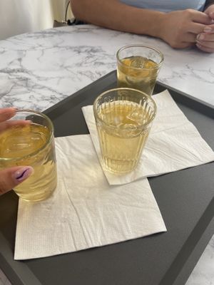 Bebida de cortesía, fresca y neutra  at Ken Bubble in Marseille