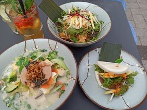 Oben: Pho Tron, unten links: Tonkotsu-Ramen, unten rechts: BaoBao at Zen Chay in Cologne