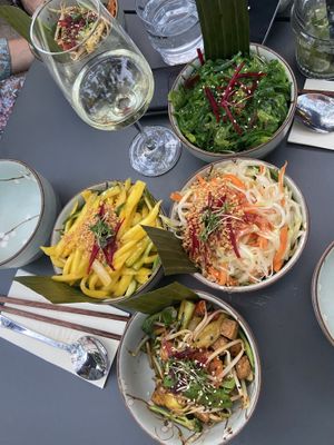 Mango salad, papaya salad, seaweed salad, tempeh bowl  at Zen Chay in Cologne