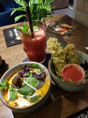 Colden Cary & Chrispy Tofu at Zen Chay in Cologne