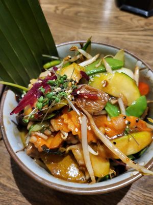 caramelized pineapple with vegetables at Zen Chay in Cologne