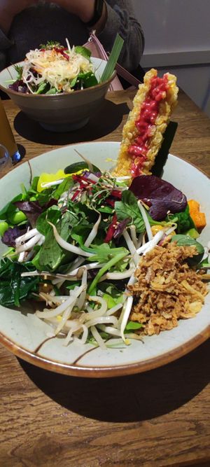 Bowl mit crispy Tofu 14,50€ at Zen Chay in Cologne