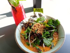 red curry soup (so delicious!) & raspberry ice tea at Zen Chay in Cologne