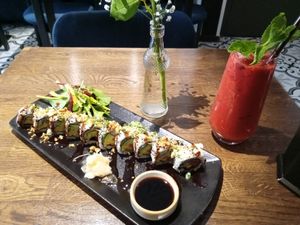 sushi with avocado, sweet potato and mango & very berry (raspberry cocktail) at Zen Chay in Cologne