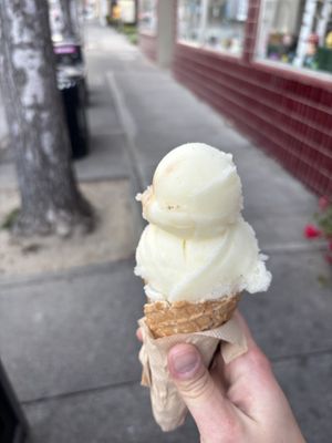 Lemon sorbet (small) with waffle cone  at Screamin' Mimi's in Sebastopol