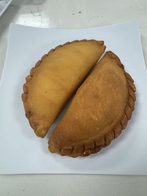 Vegan beef on the left, vegan chick’n on the right   at Mercado Buenos Aires in Van Nuys