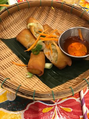 Pot Tod (crispy rolls) at Pintoh Thai in Oakland